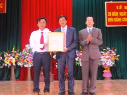 Đón nhận Bằng công nhận Cây Di sản