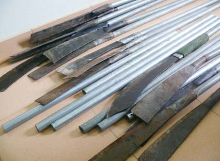 Hung khí một vụ gây rối trật tự công cộng bị Công an TP Hà Tĩnh thu giữ