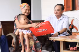 Những phần quà ý nghĩa dành cho trẻ khuyết tật 