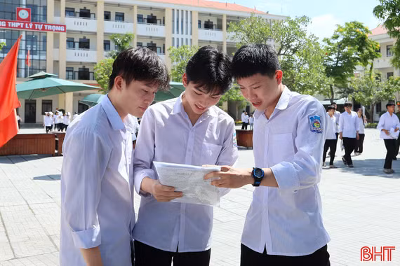 Hoàn thành Kỳ thi tốt nghiệp THPT năm 2026: Đề thi phân hóa, trường thi an toàn