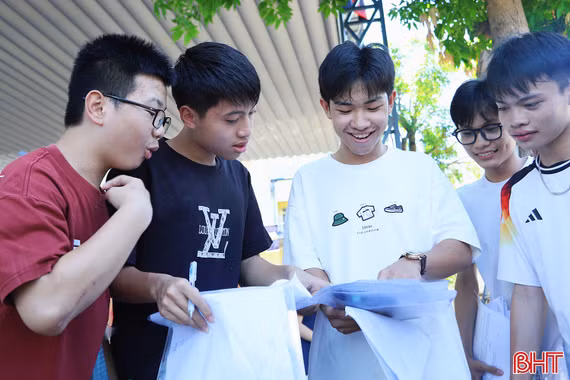 Sức nóng trường chuyên và những cung bậc cảm xúc