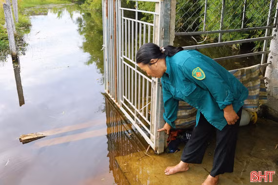 "Sống chung với lũ" giữa mùa hè