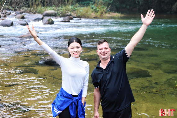 Cùng Á hậu Du lịch Dân tộc Việt Nam khám phá "viên ngọc xanh" giữa đại ngàn Hà Tĩnh