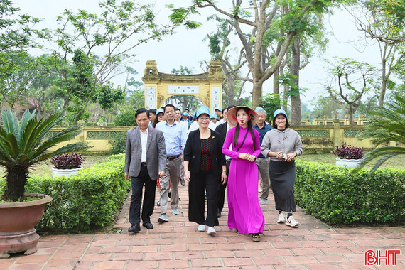Đoàn Famtrip Ninh Bình tham quan, khảo sát du lịch Hà Tĩnh