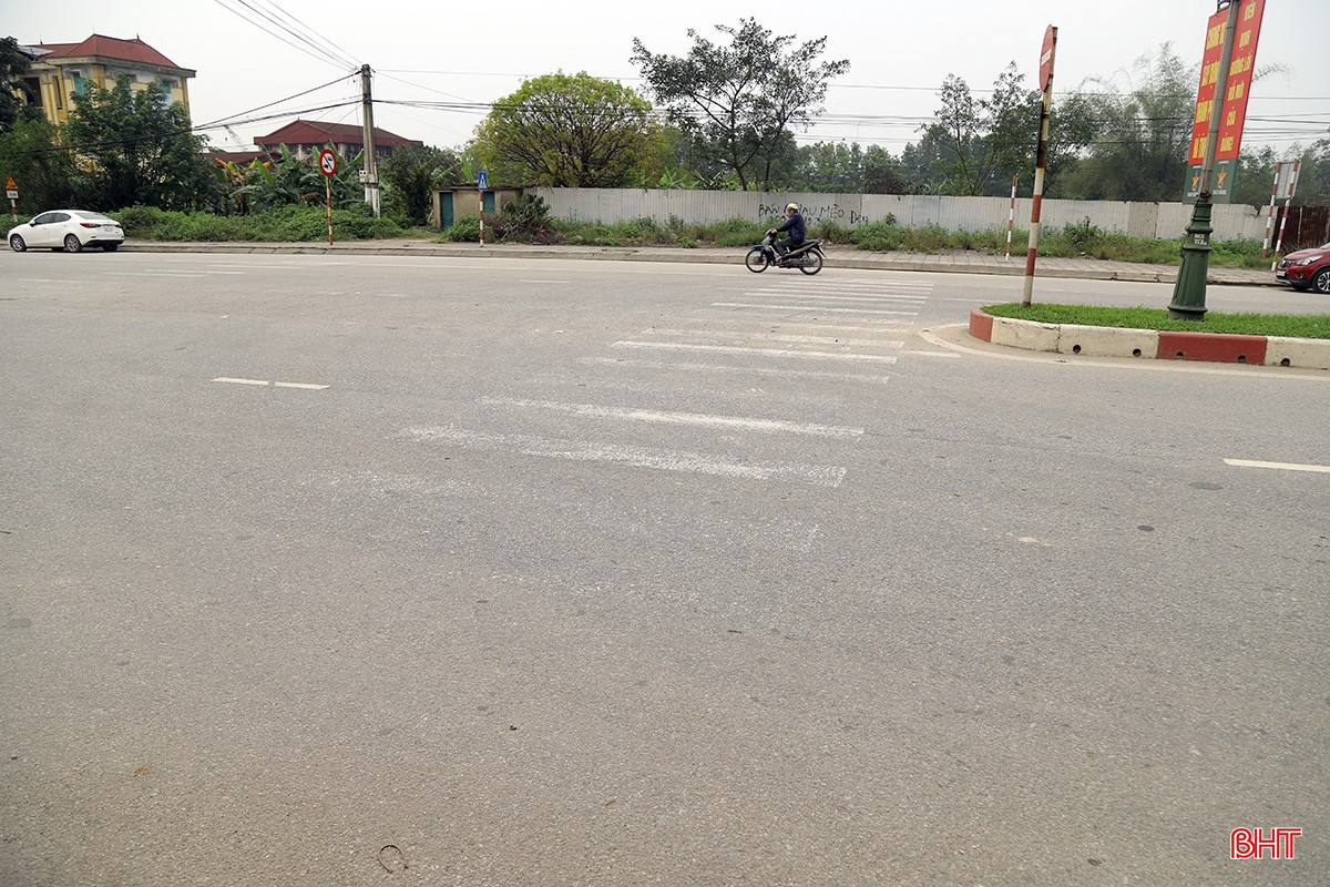 bqbht_br_vach-son-ke-duong-2c.jpg