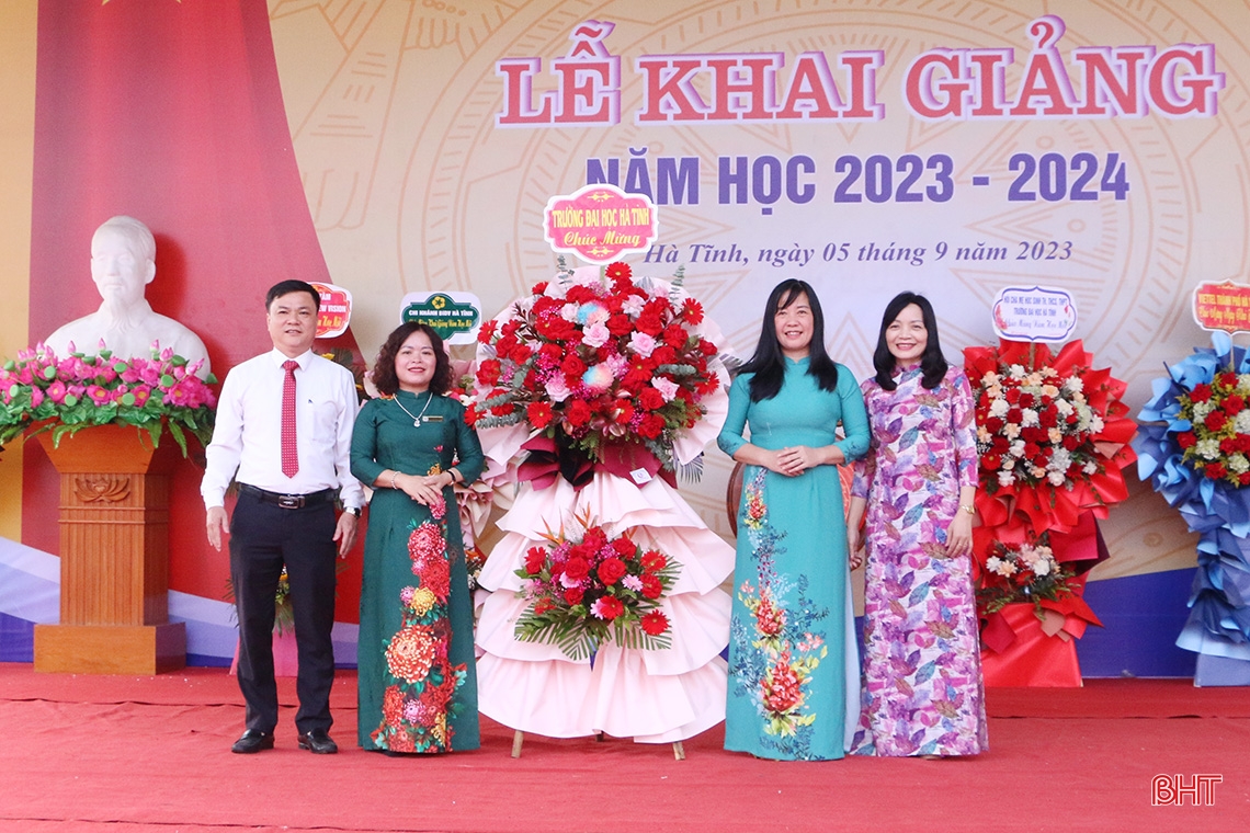 Các trường học ở Hà Tĩnh khai giảng năm học 2023 - 2024