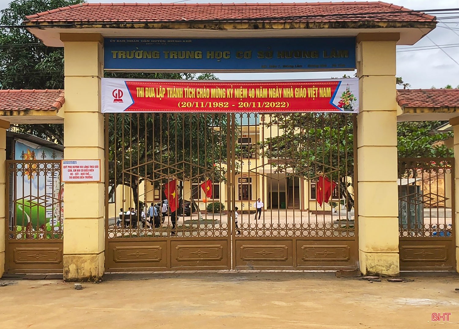 Vinh quang sứ mệnh “trồng người” (bài 2): “Người mẹ” của học sinh ở những vùng khó khăn