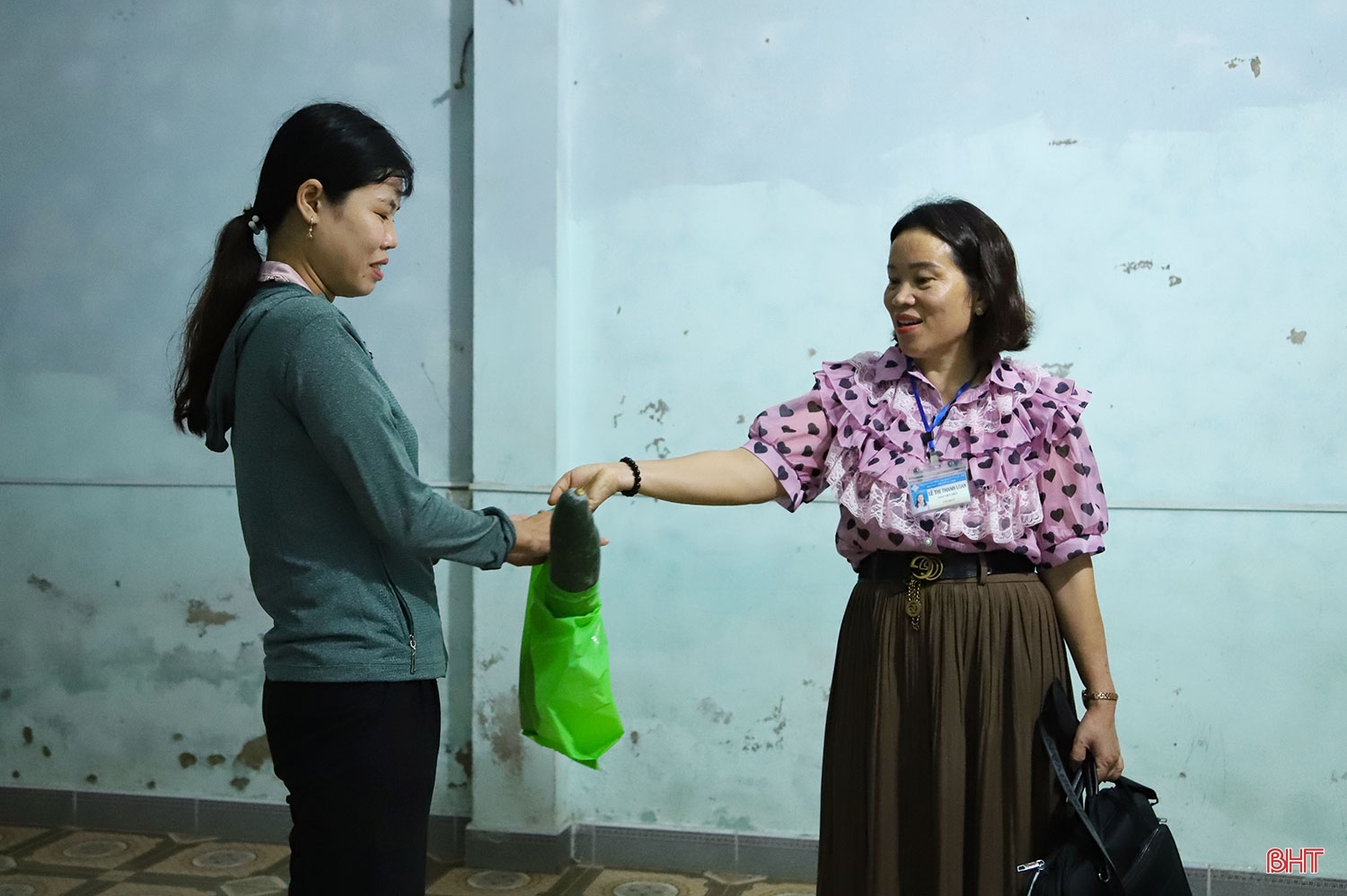 Vinh quang sứ mệnh “trồng người” (bài 2): “Người mẹ” của học sinh ở những vùng khó khăn