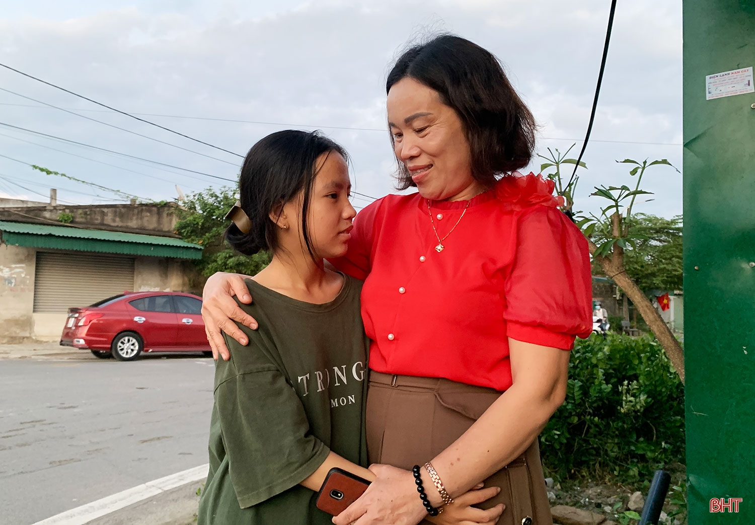 Vinh quang sứ mệnh “trồng người” (bài 2): “Người mẹ” của học sinh ở những vùng khó khăn