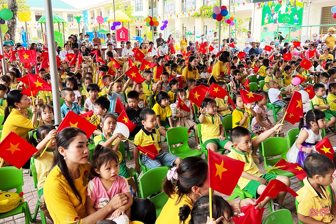 Lãnh đạo Hà Tĩnh chung vui lễ khai giảng năm học mới 2022 - 2023