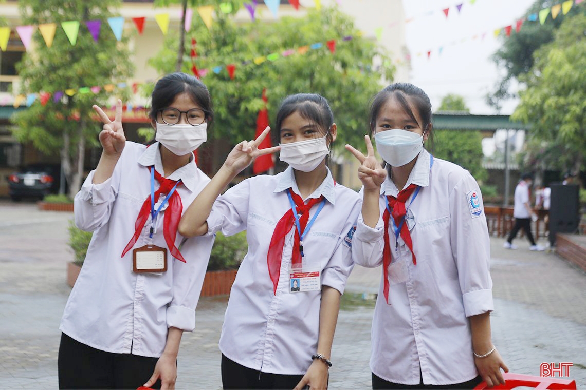 Hơn 350 ngàn giáo viên, học sinh Hà Tĩnh náo nức khai trường