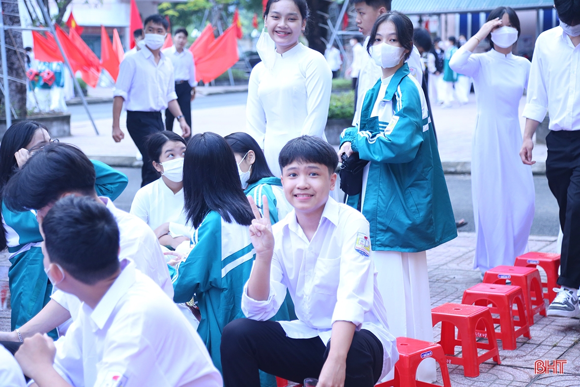 Hơn 350 ngàn giáo viên, học sinh Hà Tĩnh náo nức khai trường