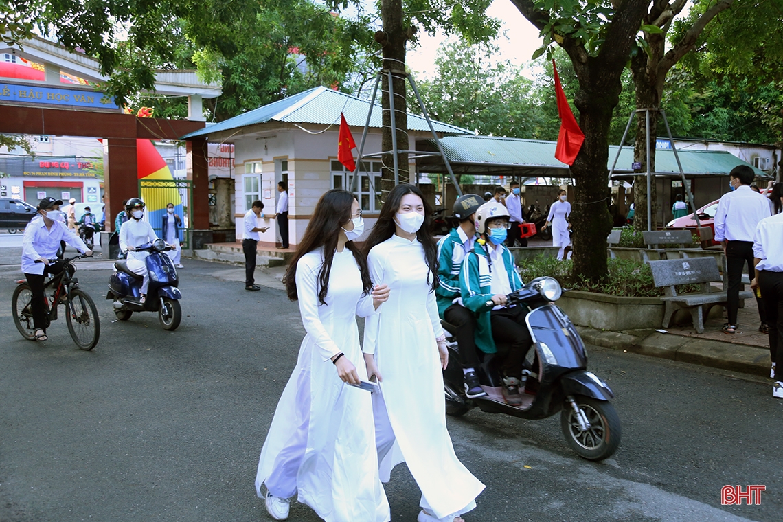 Hơn 350 ngàn giáo viên, học sinh Hà Tĩnh náo nức khai trường
