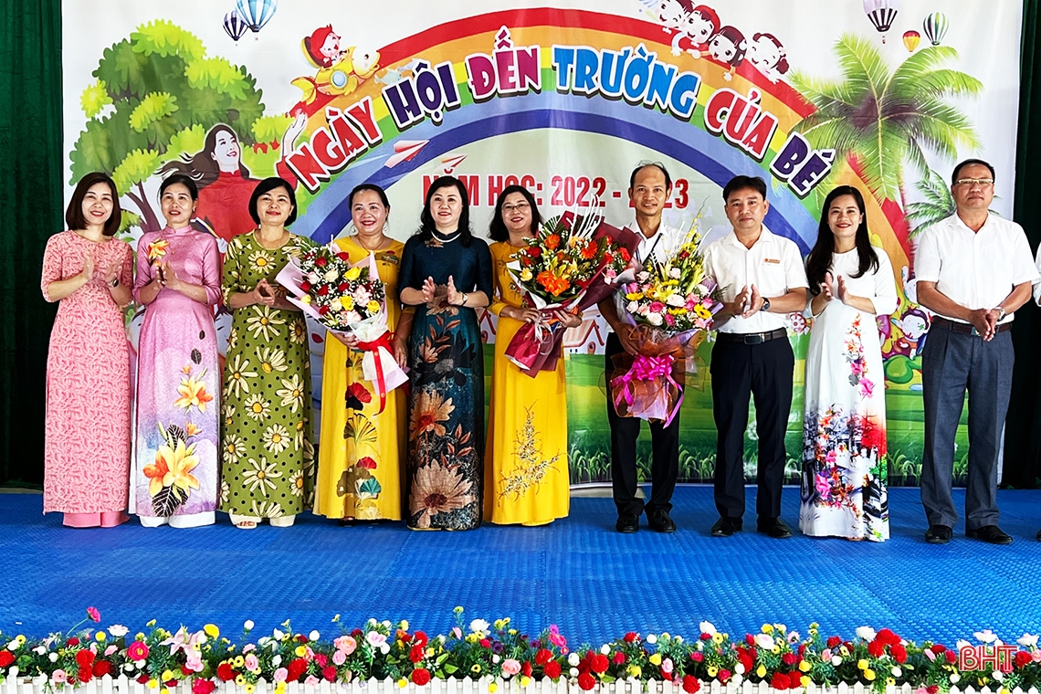 Lãnh đạo Hà Tĩnh chung vui lễ khai giảng năm học mới 2022 - 2023