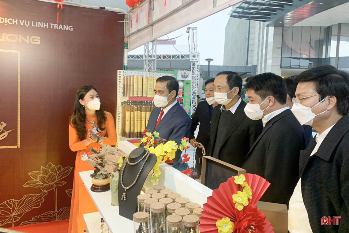 Khai mạc Hội chợ sản phẩm OCOP và đặc sản Hà Tĩnh năm 2022