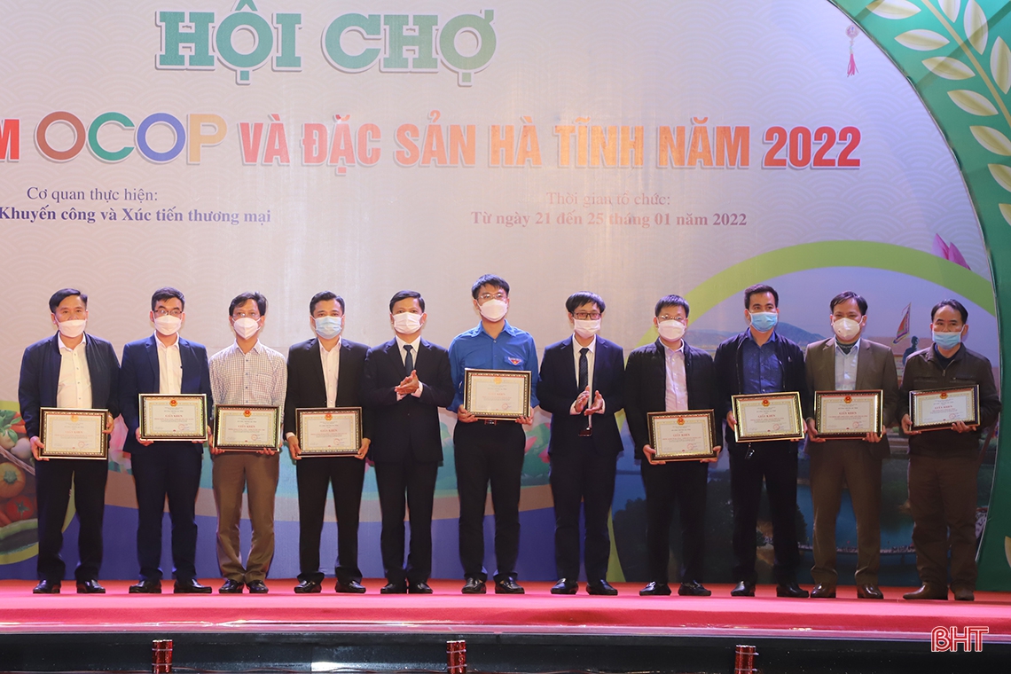 Khai mạc Hội chợ sản phẩm OCOP và đặc sản Hà Tĩnh năm 2022