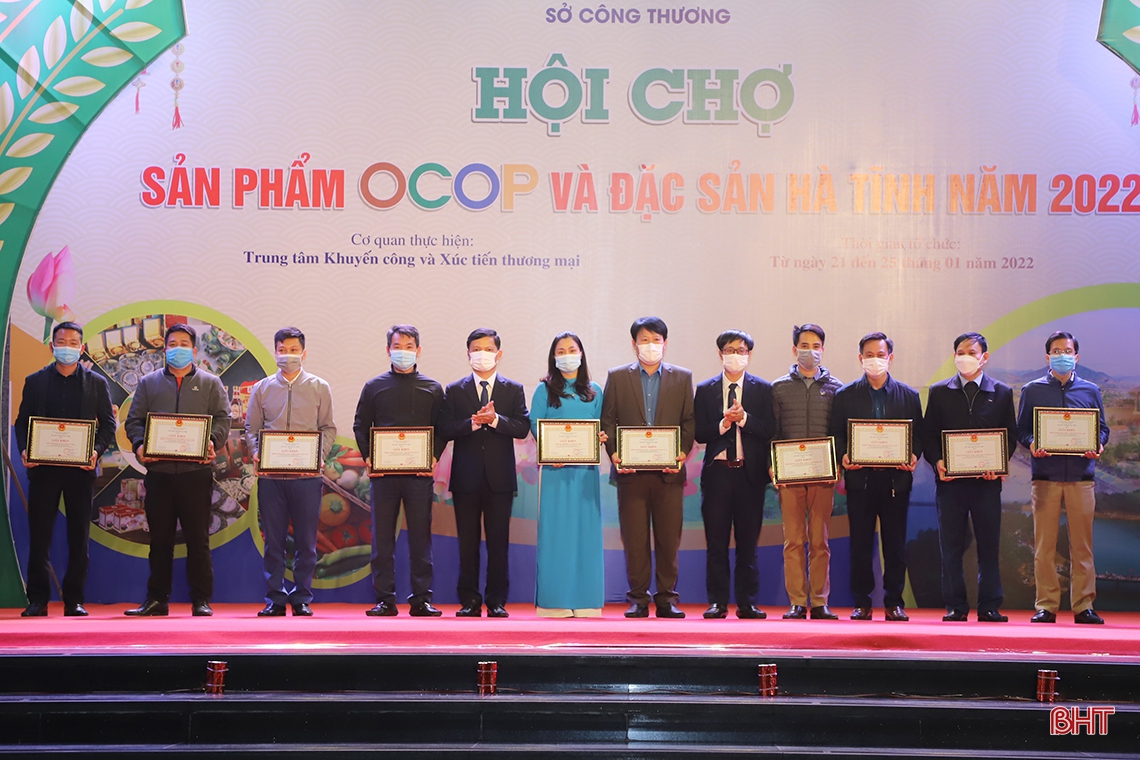 Khai mạc Hội chợ sản phẩm OCOP và đặc sản Hà Tĩnh năm 2022