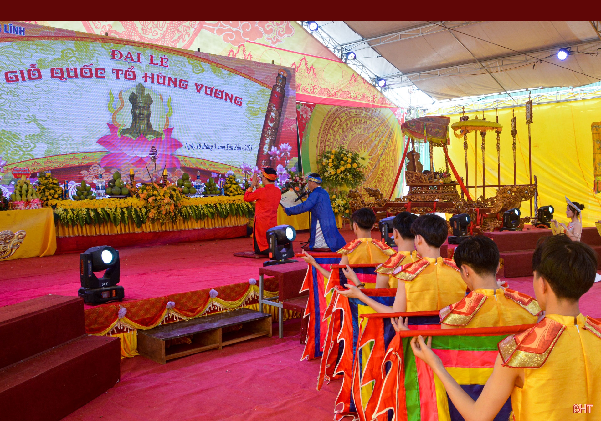 Tổ quốc - hai tiếng thiêng liêng