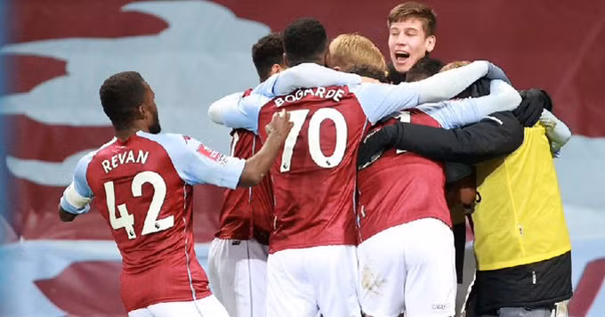 Kết quả Aston Villa 1-4 Liverpool: Mane và Salah tỏa sáng