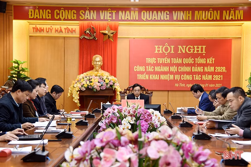 Tiếp tục đấu tranh phòng chống tham nhũng với quyết tâm cao hơn, mạnh mẽ hơn