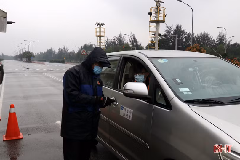 Công nhân KKT Vũng Áng bám công trường, vượt lên thời tiết khắc nghiệt