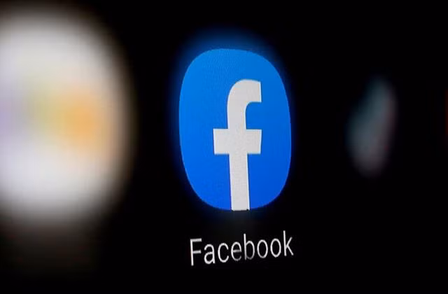 Sau Twitter, Facebook và Instagram cùng khóa tài khoản của ông Trump
