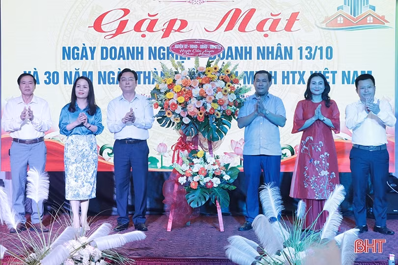 Cẩm Xuyên vinh danh 21 doanh nghiệp, doanh nhân 