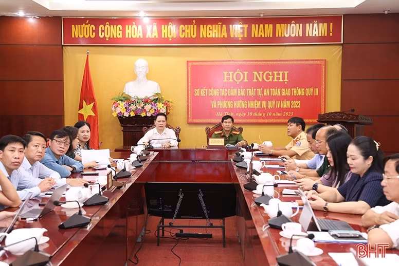 Xử lý nghiêm tình trạng thanh thiếu niên chưa đủ tuổi điều khiển mô tô