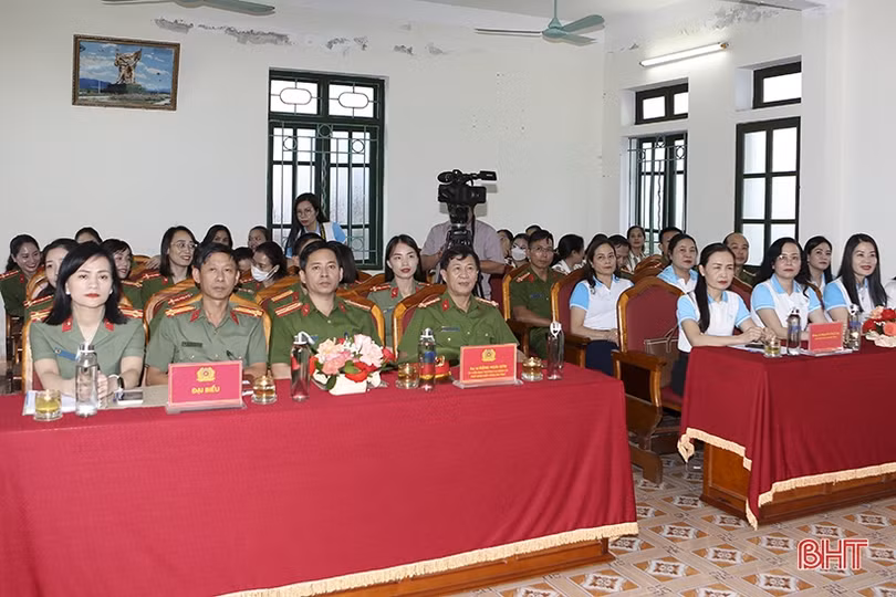 Mang yêu thương, sẻ chia đến với nữ phạm nhân