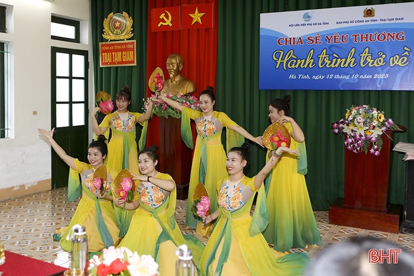 Mang yêu thương, sẻ chia đến với nữ phạm nhân