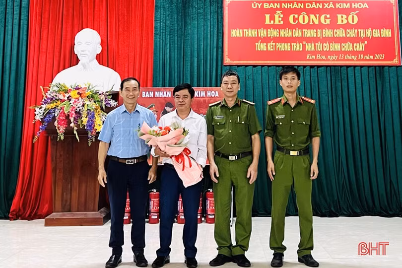 Xã đầu tiên ở Hương Sơn 100% hộ dân có bình chữa cháy