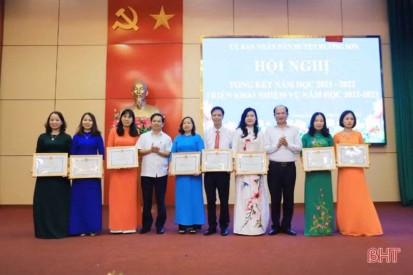 Hương Sơn triển khai nhiệm vụ năm học mới 