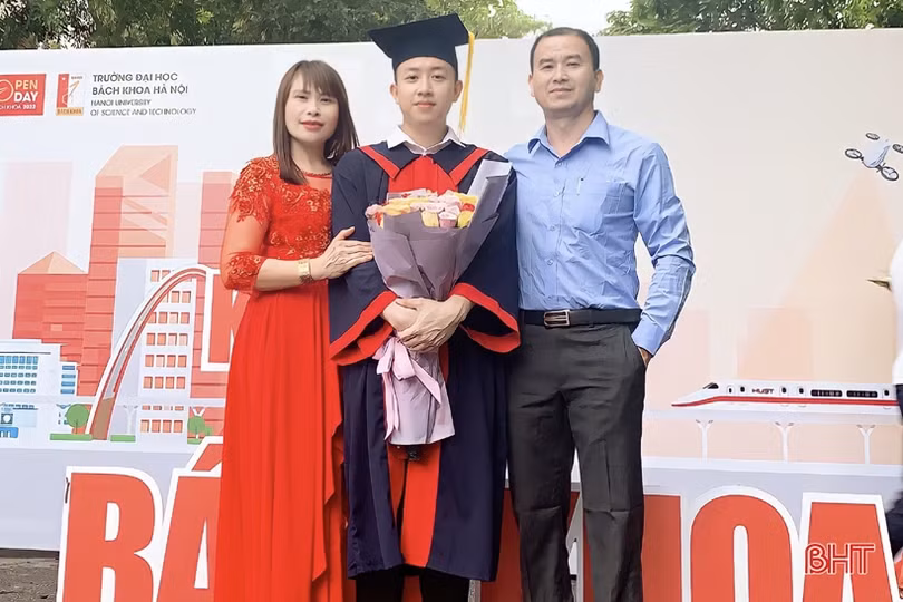Nam sinh Hà Tĩnh thành thạo 3 thứ tiếng, thủ khoa đầu ra Đại học Bách khoa Hà Nội