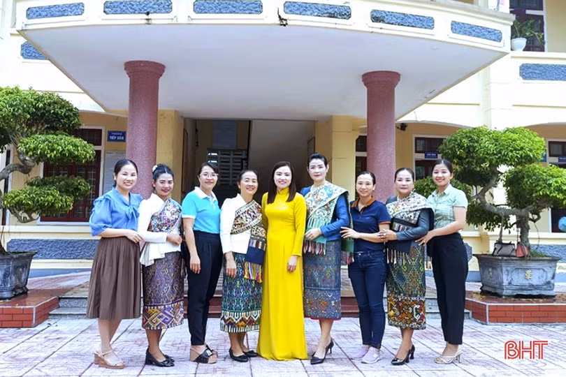 Phụ nữ Hà Tĩnh góp phần tô thắm thêm tình hữu nghị Việt - Lào
