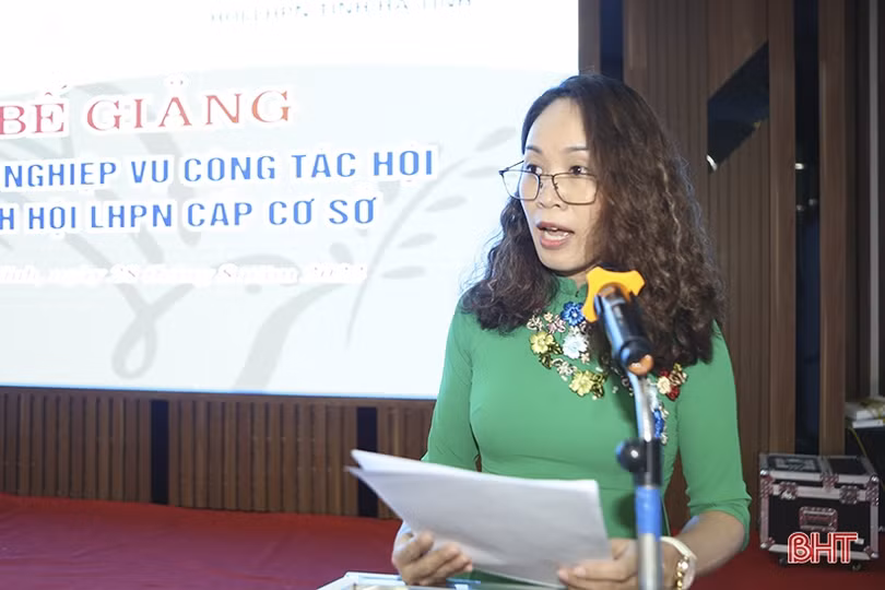 Trao chứng chỉ nghiệp vụ công tác hội cho 90 cán bộ phụ nữ cấp xã ở Hà Tĩnh