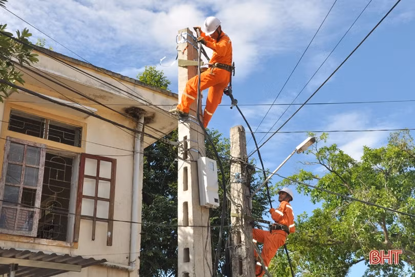 Đoàn Thanh niên Điện lực Hà Tĩnh hỗ trợ xã Điền Mỹ xây dựng nông thôn mới