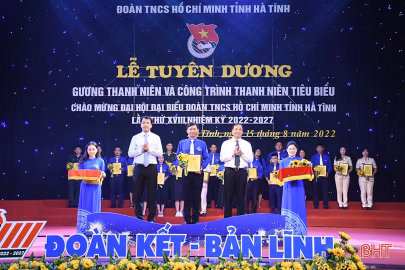 Thầy giáo trẻ giỏi chuyên môn, nhiệt huyết với phong trào Đoàn