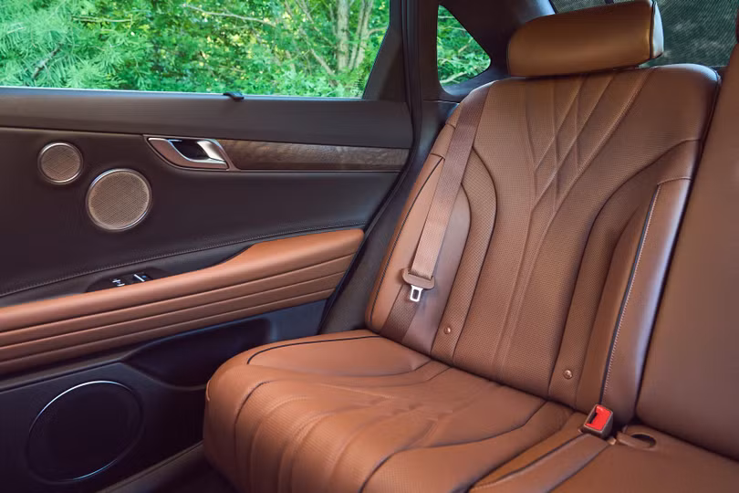 Genesis G80 EV - xe sang chạy điện giá 79.900 USD