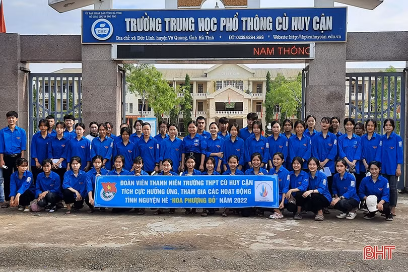 Thầy giáo trẻ giỏi chuyên môn, nhiệt huyết với phong trào Đoàn