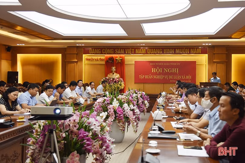 Hà Tĩnh bồi dưỡng kỹ năng nắm bắt dư luận xã hội, xử lý tình huống khi có điểm nóng