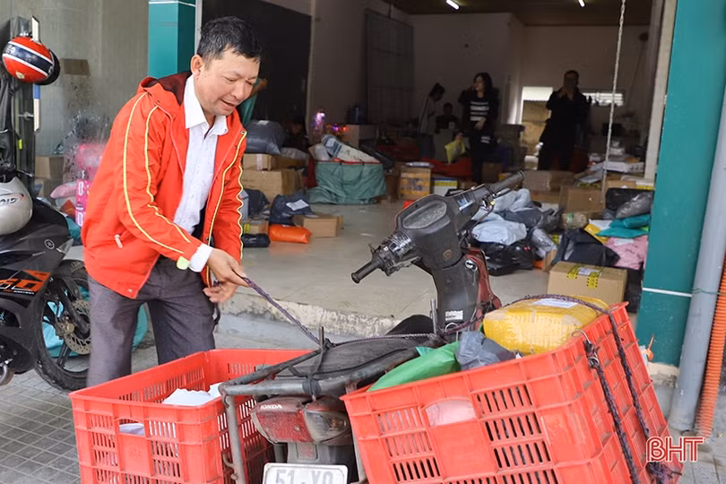 Dịch vụ chuyển phát hàng hóa ở Hà Tĩnh tất bật nhận - trả đơn