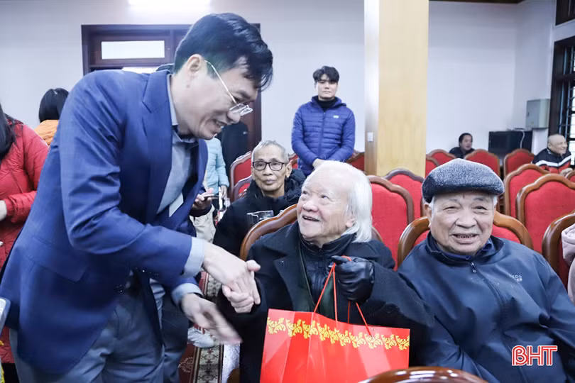 Mang tết ấm đến với người nghèo, đối tượng bảo trợ xã hội
