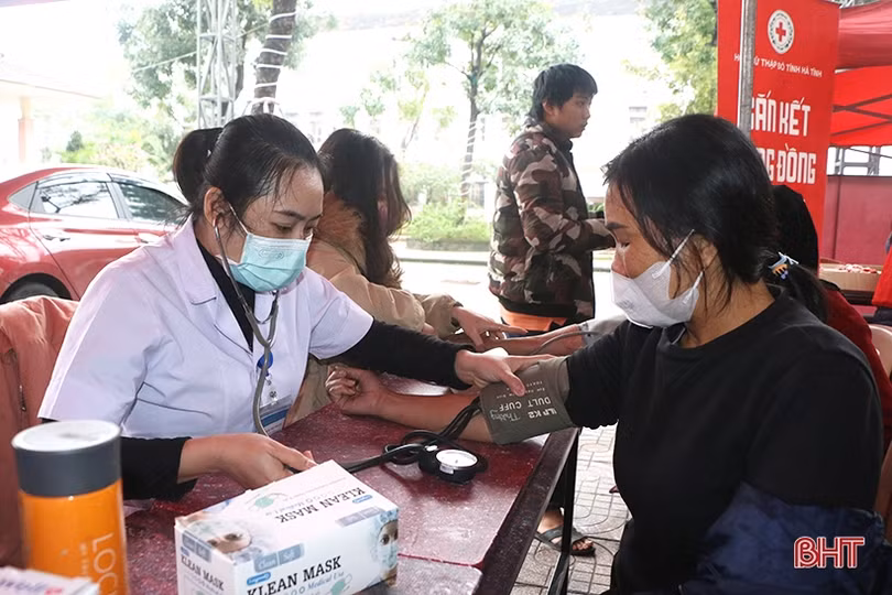 “Chợ tết 0 đồng” hỗ trợ người nghèo, đối tượng yếu thế ở TP Hà Tĩnh