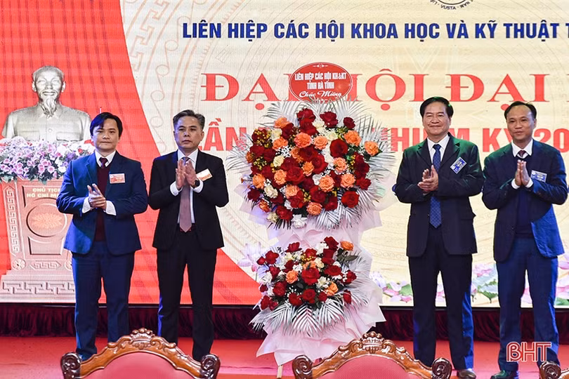 Ông Tôn Quang Ngọc tái cử Chủ tịch Liên hiệp các Hội KH&KT thị xã Hồng Lĩnh