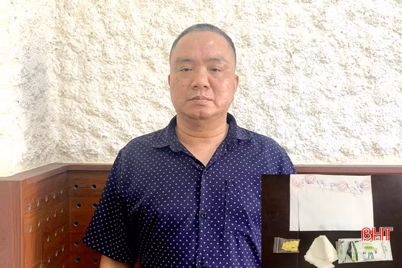 Công an Hồng Lĩnh khởi tố 2 đối tượng tàng trữ trái phép chất ma tuý