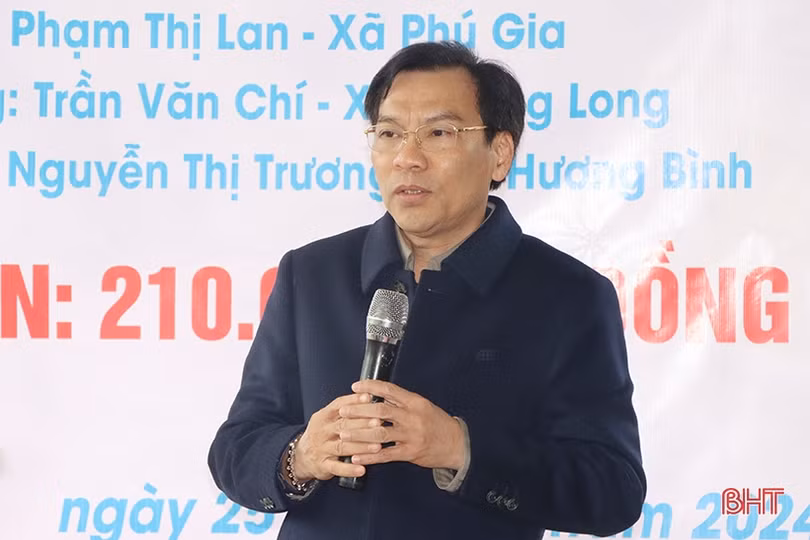 Các đơn vị, tổ chức hỗ trợ xây nhà, tặng quà tết cho người nghèo, gia đình chính sách