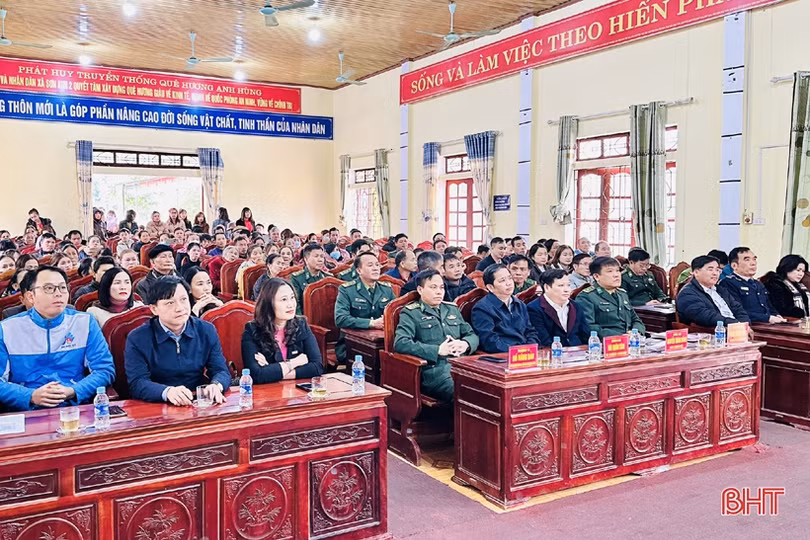 Ấm áp chương trình “Xuân biên phòng ấm lòng dân bản” ở Hương Sơn