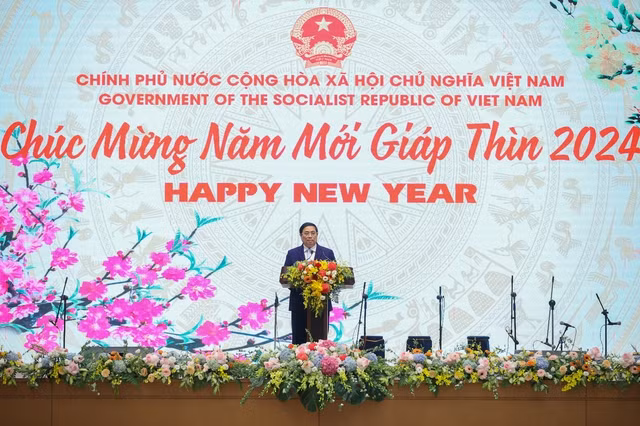 Thủ tướng Phạm Minh Chính gặp mặt, chiêu đãi đoàn ngoại giao tại Việt Nam