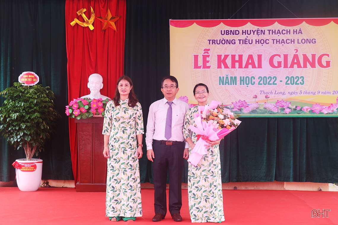Lãnh đạo Hà Tĩnh chung vui lễ khai giảng năm học mới 2022 - 2023