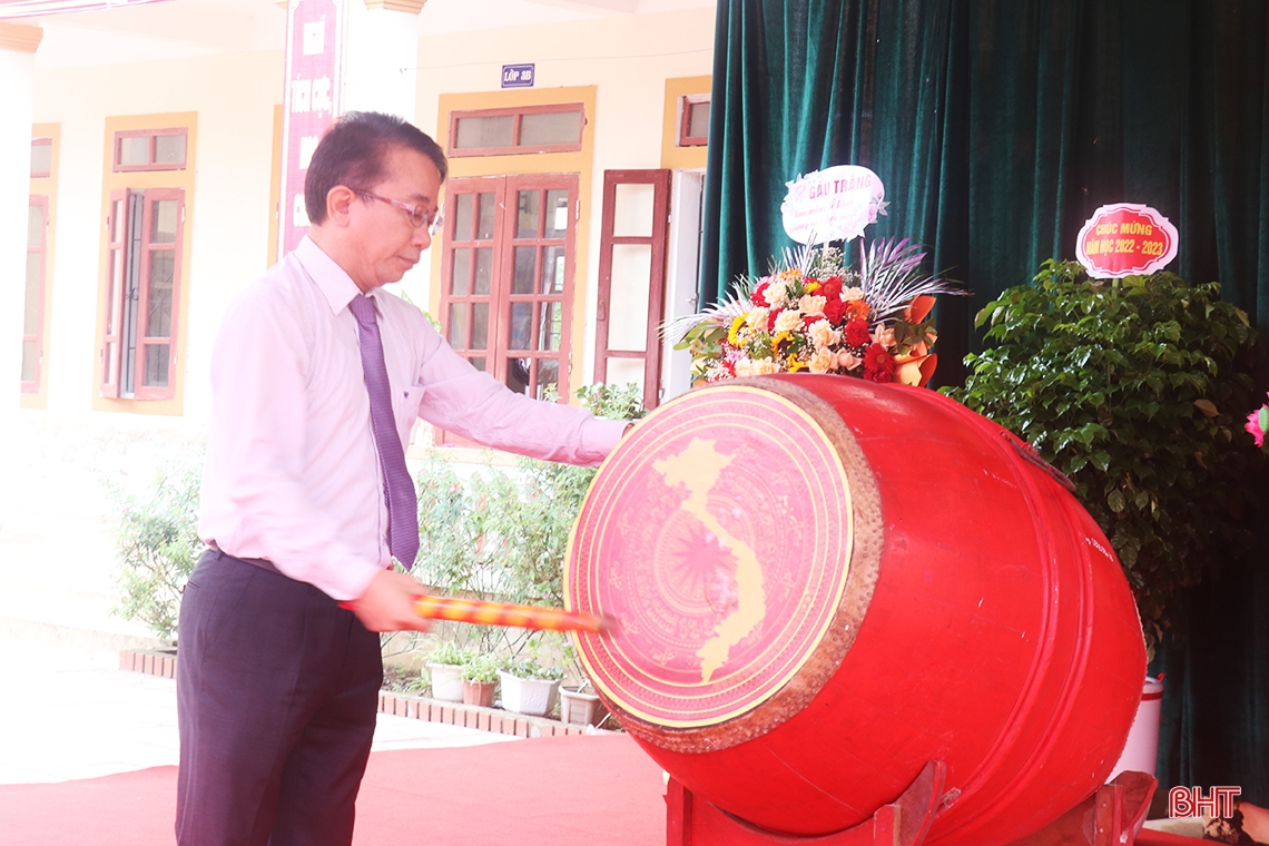Lãnh đạo Hà Tĩnh chung vui lễ khai giảng năm học mới 2022 - 2023